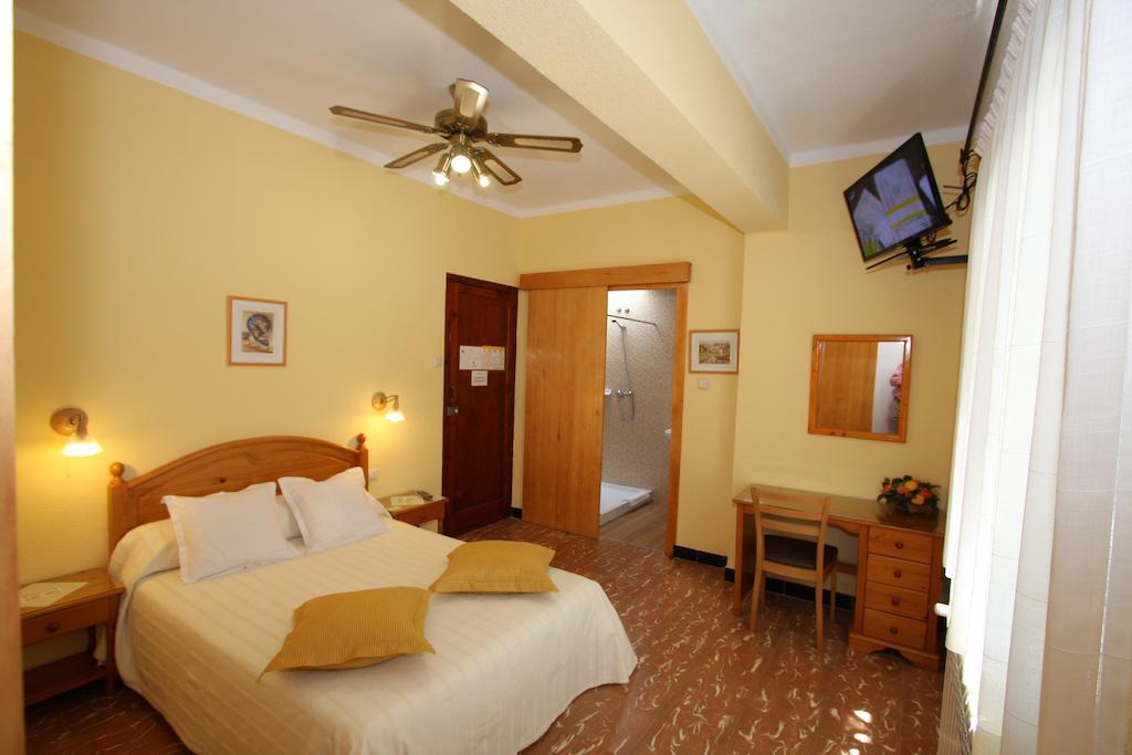 Hotel Sol Бенікарло Номер фото